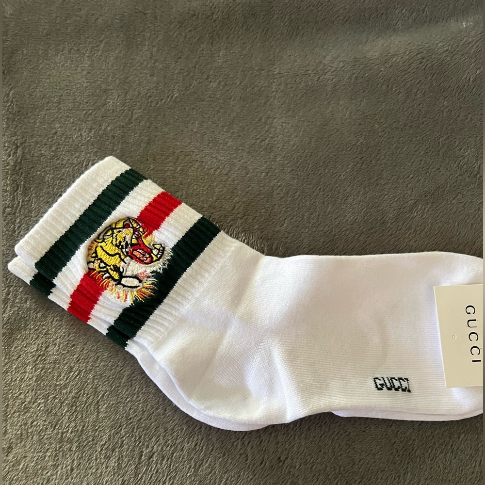 AUTHENTIC GUCCI TIGER EMBROIDERED SOCKS